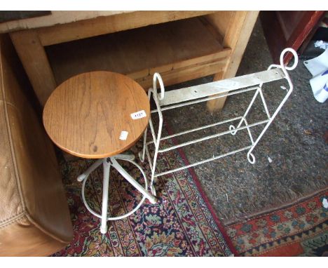 SWIVEL TOP STOOL &amp; METAL RACK