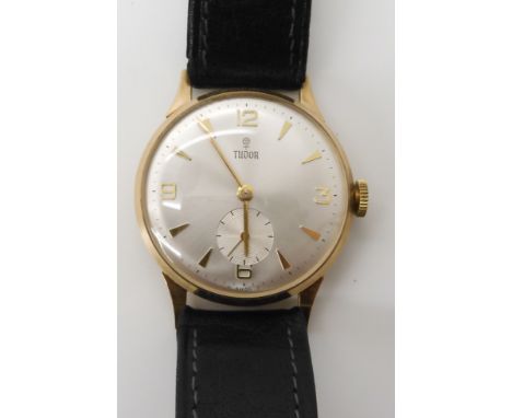 A 9CT GOLD GENTS TUDOR ROLEX with Edinburgh hallmarks for 1966-67, inscribed verso for 1968. Clean cream dial with baton and 
