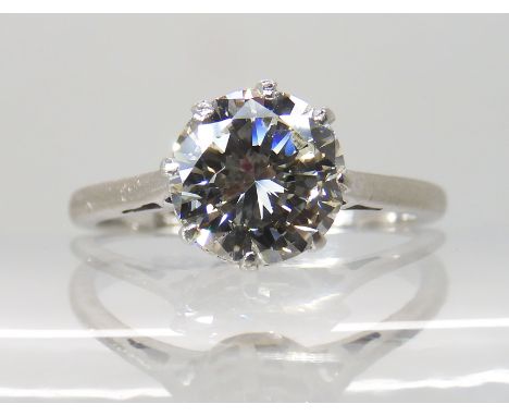 AN 18CT WHITE GOLD AND PLATINUM SOLITAIRE DIAMOND RING diamond estimated approx 1.58cts, 7.52mm x7.54mm x 4.40mm and spans at