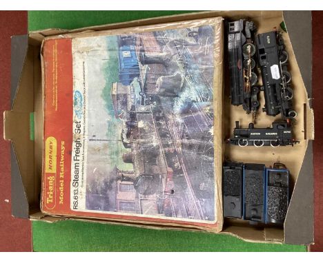 A Triang 'OO' Gauge/4mm Ref No RS.613 Steam Freight Set, box content correct for set plus extra tack, content and box base go