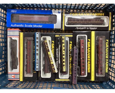 Thirteen N Gauge British Outline Coaches by Graham Farish, Dapol, Lima including Dapol Siphon H BR W1434, mostly boxed.