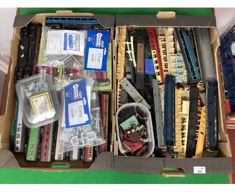 Ten 'OO' Gauge/4mm Unboxed MKI and Inter-City Coaches, various manufactuers and liveries; plus quantity of coach bodies, chas