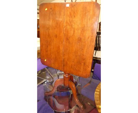 A Victorian mahogany round cornered tilt-top pedestal tripod occasoinal table, width 74.5cm 
