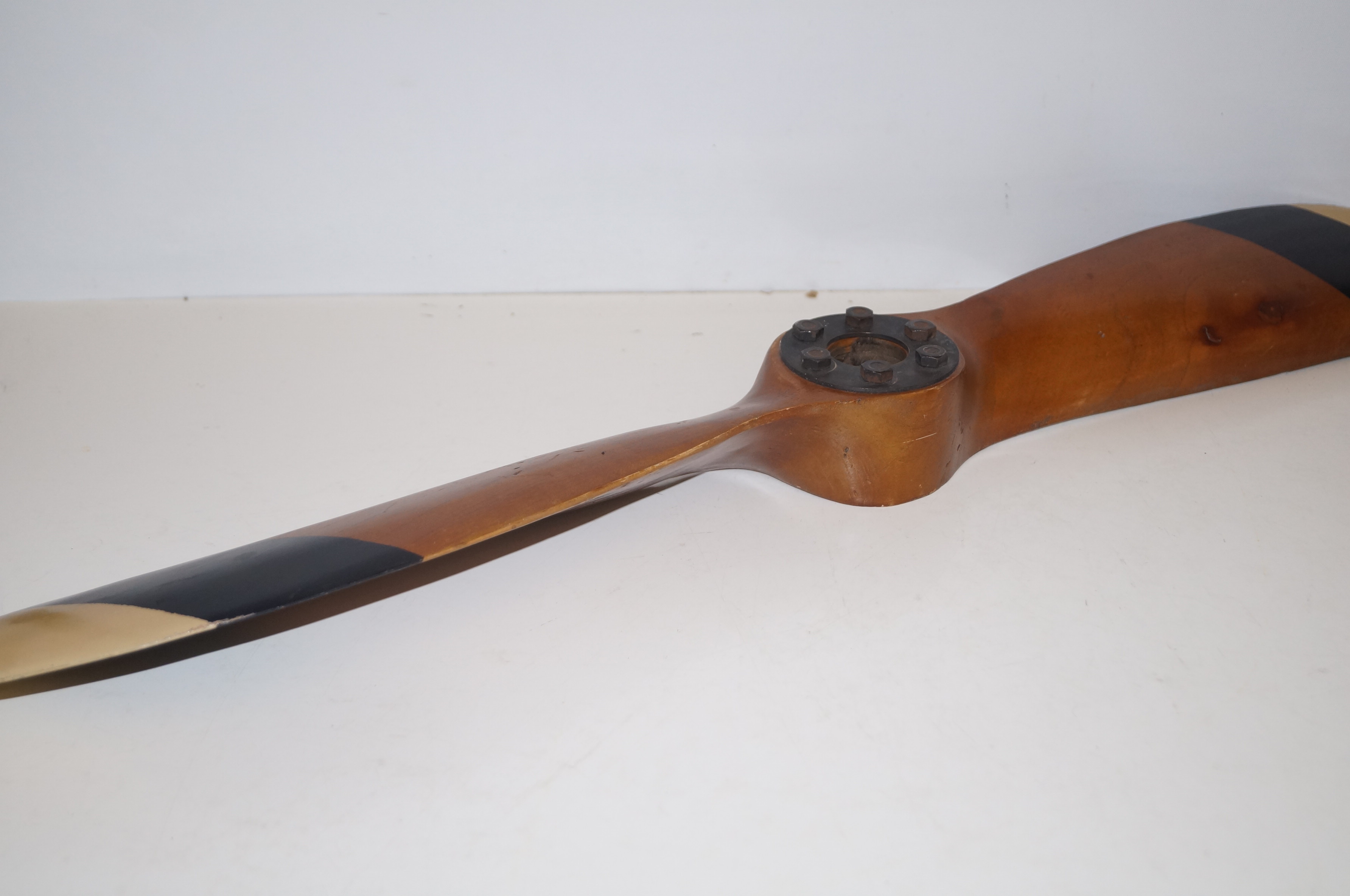 Laminated wooden propeller, 79cm