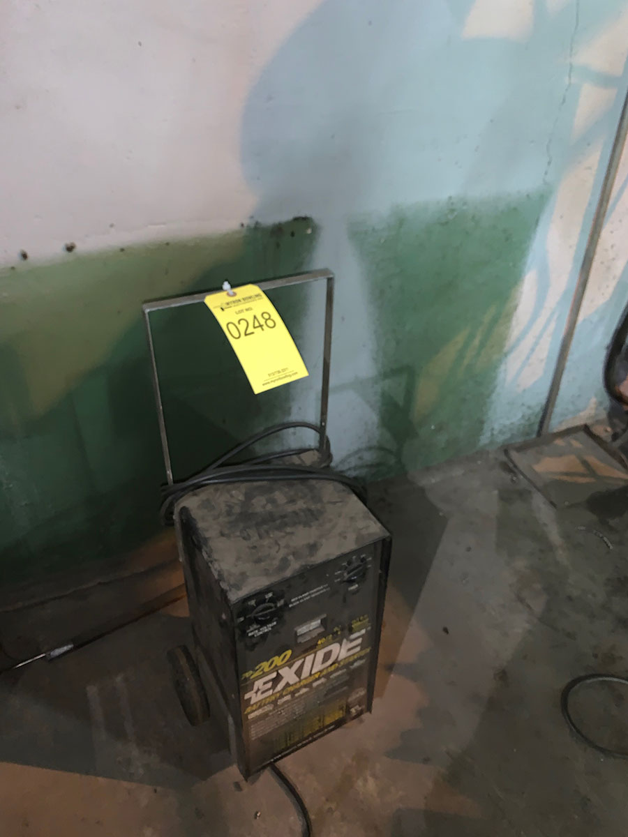 EXIDE 70200 BATTERY CHARGER AND STARTER