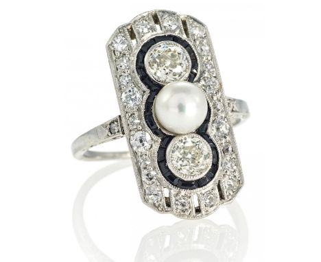 DIAMOND-PEARL-RING. Europe, ca. 1920. 750/- yellow gold, total weight: 4.5g. EU-RM: 54. 2 old-cut diamonds in total ca. 0.5ct