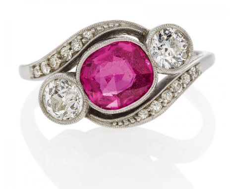 C. A. BEUMERS1860 - 1928Gemstone-Diamond-Ring. Germany, ca. 1910. Platinum, total weight: 6.0g. EU-RM: 54.5. 2 diamonds in ol