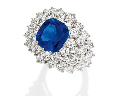 SAPPHIRE-DIAMOND-RING. Germany, ca. 1990. 750/- white gold, total weight: 11.0g. EU-RM: 54. 44 brilliants in total ca. 5.2ct 