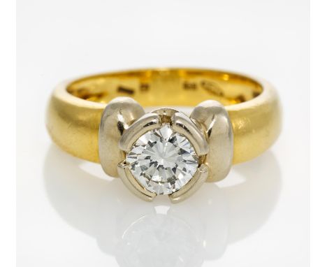 DIAMOND-RING. Italy/Netherlands, ca. 1960/70. 750/- yellow/white gold, total weight: 9.5g. EU-RM: 56. 1 brilliant ca. 1.0ct M