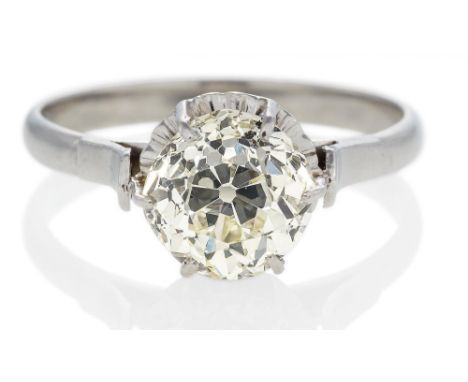 SOLITAIRE-RING. Presumably Germany, ca. 1900. Platinum, total weight: 3.5g. EU-RM: 52.5. 1 diamond in old-cut ca. 1.8ct M-O/ 