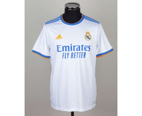 Vini Jnr white Real Madrid short sleeved replica shirt, 2022-23, Adidas size L, crew neck collar, embroidered Club badge, bac