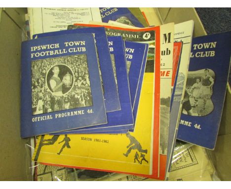 Football - Ipswich selection including programmes from early 1960's, various newspapers and Top Team brochure, plus 1953/54 i