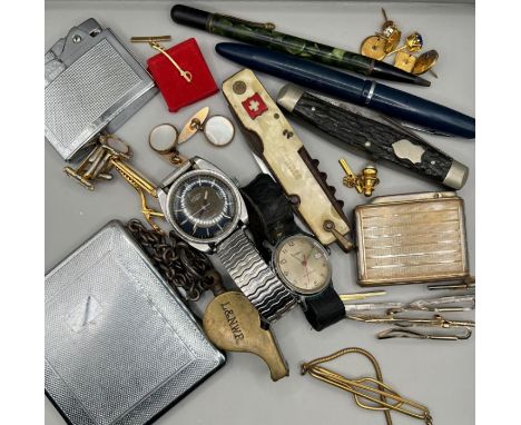 Railway interest: A collection of men's jewellery and other items. To include tie pins, tie clips, a vintage Rotary 24 Jewels