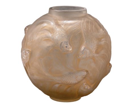 Vaso “Formose”, 1926 - R. Lalique France (inciso sul fondo) “... Sulla canna da soffio due o tre successive “levate” di vetro