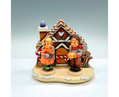 2 hand painted figures Sweet Treats (HUM 2067/A) and For Me? (HUM 2067/B) with limited edition sculpted base Gingerbread Lane