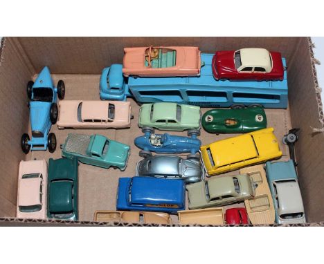 One tray containing a collection of various loose Matchbox /175 series and Models of Yesteryear diecast to include a 1958 Vau