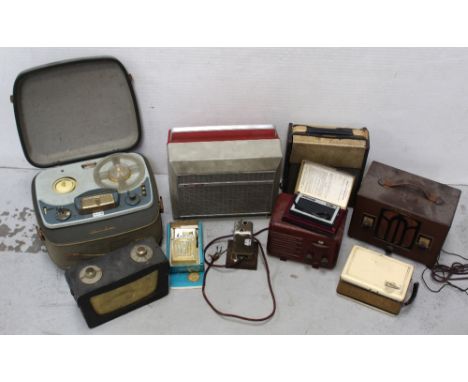 A small collection of vintage transistor radios to include a Bakelite Pixie example, a Coronette Transistor 6 etc and a Grund