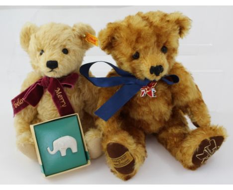 A modern Steiff teddy bear, a Merrythought example and a Steiff Boutique plaque (3).