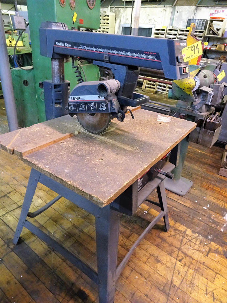 CRAFTSMAN 10" RADIAL ARM SAW, WITH 2.5 HP MOTOR, ADJUSTABLE ANGLE