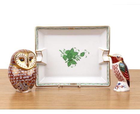 Group of ceramics Comprising two Royal Crown Derby paperweights, one an owl, the other a kingfisher, each with gold seals to 