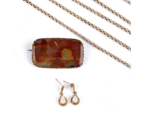 Collection of jewellerycomprising a long yellow metal necklace chain, marked '9c', 100cm long, a yellow metal mounted agate b