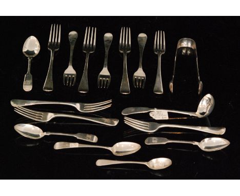 A George IV hallmarked silver Dundee silver fiddle pattern ladle, 1824, Alexander Cameron together with a small selection of 