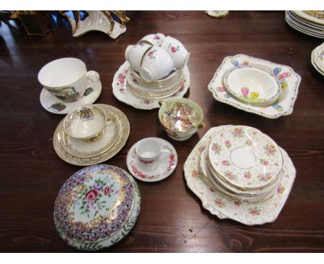 Part tea sets, cabinet cup and saucers, Japanese pot etc