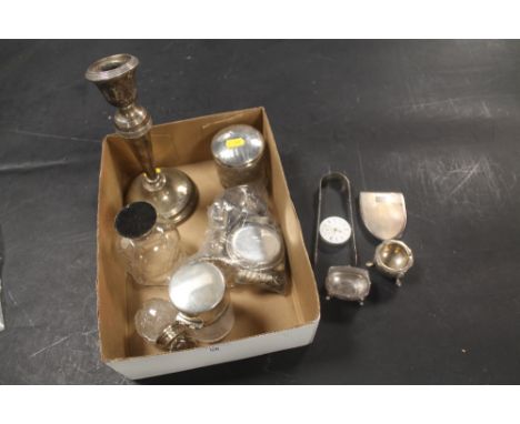 A TRAY OF ASSORTED SILVER TO INCLUDE A CANDLESTICK, COMPACT ETC