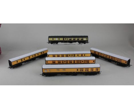 Six Lima model railway carriages, to include five Great Western 