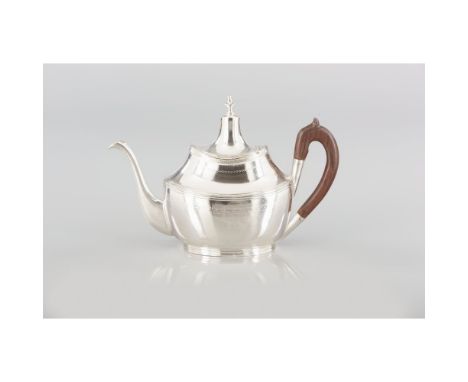 A D. Maria Teapot833/000 silverEngraved friezes of neoclassical inspirationWooden handle and urn-shaped pommelOporto assay ma