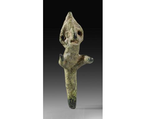Bronzenes Nagelidol. Hethitisch, 2. Jt. v. Chr. H 5,4cm. Vollguss. Dunkelgrüne Patina. Provenienz: Ex Sammlung F. T., Baden-W