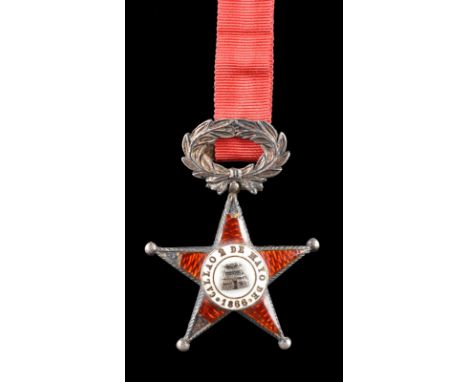 Peru: Cross for Callao, 2nd May 1866, five pointed enamel star 27.5 mm, a fort to the centre with 'CALLAO 2 DE MAYO 1866', '5