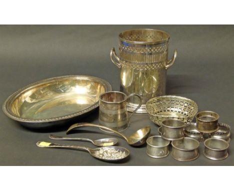 A mixed assortment of 8 silver napkin rings, gross weight 115g, together with assorted plated ware, including serving dish, b