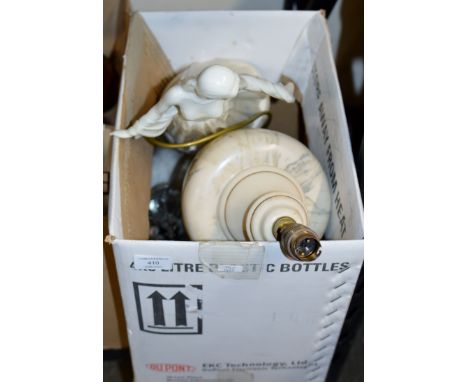 BOX CONTAINING MARBLE STYLE LAMP, QUANTITY VARIOUS USING GLASSES, FLORAL POSIES, CERAMIC ORNAMENTS ETC     