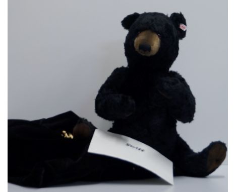 A LARGE LIMITED EDITION STEIFF "WINNIPEG" BEAR WITH BAG & CERTIFICATE     