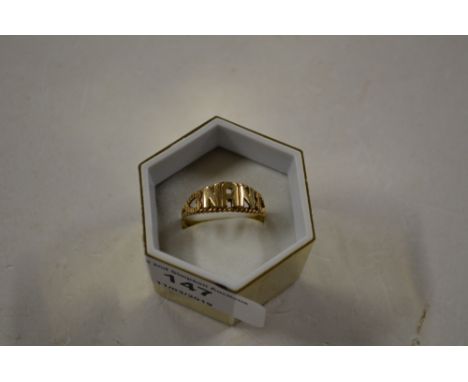 A 9 carat gold ring "Nan"