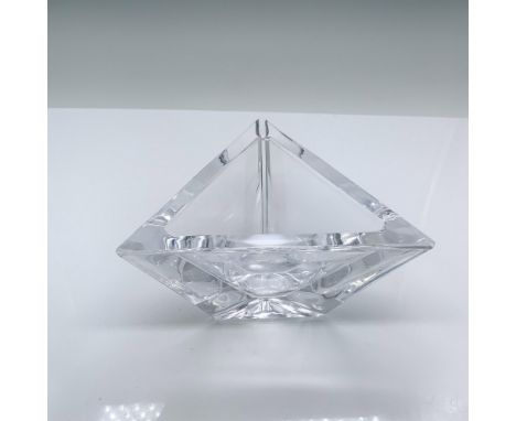 This beautiful triangular bowl has an Orrefors Sweden sticker and is marked 510/2110 on the bottom. Dimensions: 5.25"L x 6"W 