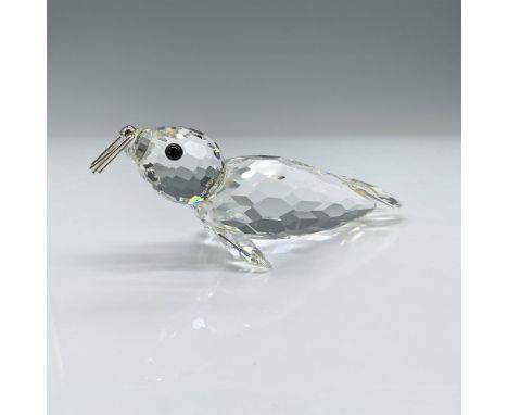 The clear crystal seal has black eyes. This variation of the large seal, featuring a silver nose and whiskers, was a member o