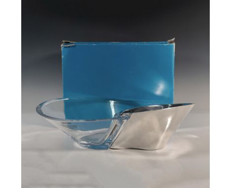 A set of two bowl; a clear glass chip bowl, and silver-metal dip bowl. Nambe stickered. This item has its original box: 12"L 