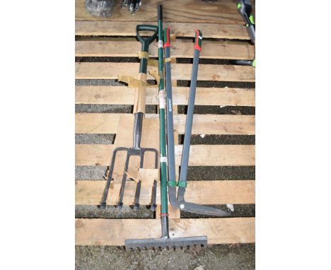 GARDEN TOOLS VIZ NEW FORK, RAKE, LAWN SHEARS