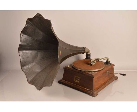 Horn gramophone an HMV Model 32, with HMV Exhibition (originally No. 4) sound box, quadruple-spring motor, oak case with slop