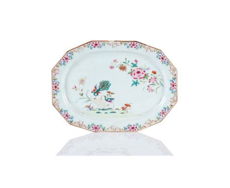 An octagonal serving platterChinese export porcelainPolychrome "Famille Rose" enamelled decoration with flowers and peacocksQ