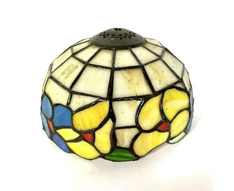 Assortment of decorative glass Tiffany style lamp bases, shades and a similar fire guard (a lot)