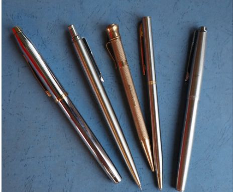 A 9ct gold Samson Mordan and Co propelling pencil 11.5cm long, overall approximately 21.5 grams together with a Parker propel