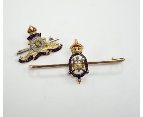 An Edwardian 15ct, enamel and rose cut diamond set Prince of Wales Order of The Garter insignia sweethearts bar brooch, 59mm 