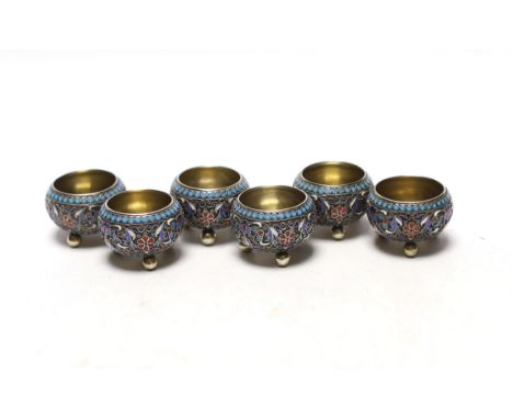 A set of six late 19th century Russian 84 zolotnik and cloisonné enamel tub salts, by Gustav Klingert, diameter 37mm.