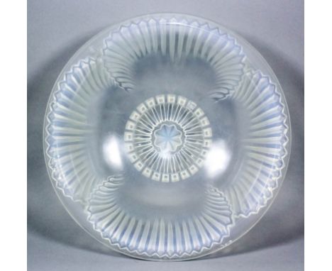 A Lalique frosted glass circular shallow fruit bowl, the exterior moulded with quadruple leaf design, on footrim of multi stu