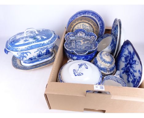 Copeland Spode Italian pattern dish, 19th Century Davenport tureen and other blue and white ceramics in one box   Condition R