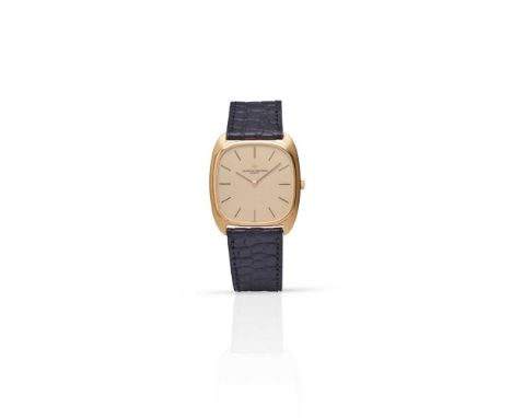 Y Vacheron Constantin: a manual wind wristwatch model 39008, 1970s, manual wind movement, rounded rectangular champagne dial 