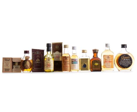 25 ASSORTED WHISKY MINIATURES - INCLUDING RED HACKLE BLENDThis assortment of whisky miniatures includes Red Hackle, Passport 
